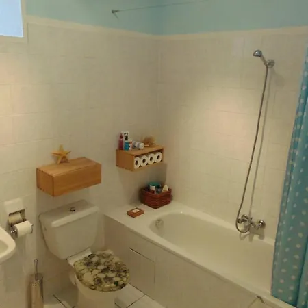 A Deux Pas Du Port Yourhosthelper Apartment