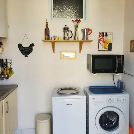 A Deux Pas Du Port Yourhosthelper