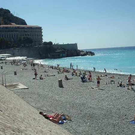 A Deux Pas Du Port Yourhosthelper