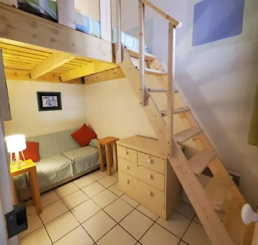 A Deux Pas Du Port Yourhosthelper