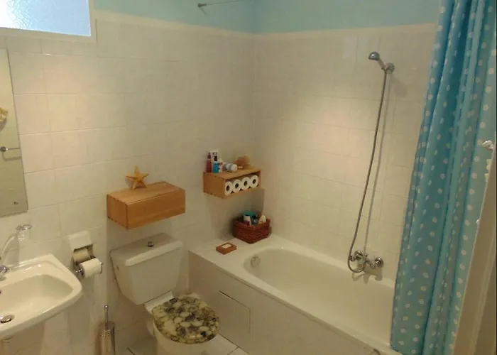 A Deux Pas Du Port Yourhosthelper Apartment